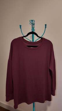 Felina Burgundy Long Sleeve Oversized Pullover Top – Size S